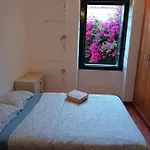 House Sao Pedro ホステル São Pedro do Estoril